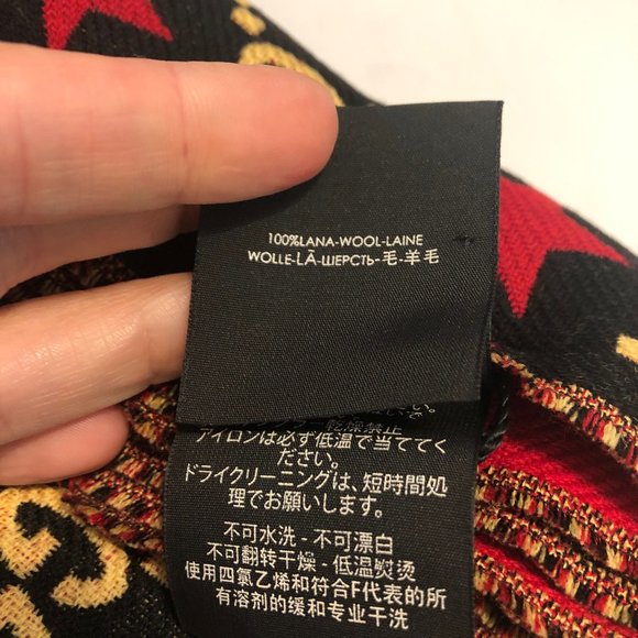 Gucci GG Stars Scarf in Black and Red NEW WITH TAGS - Picture 12 of 12
